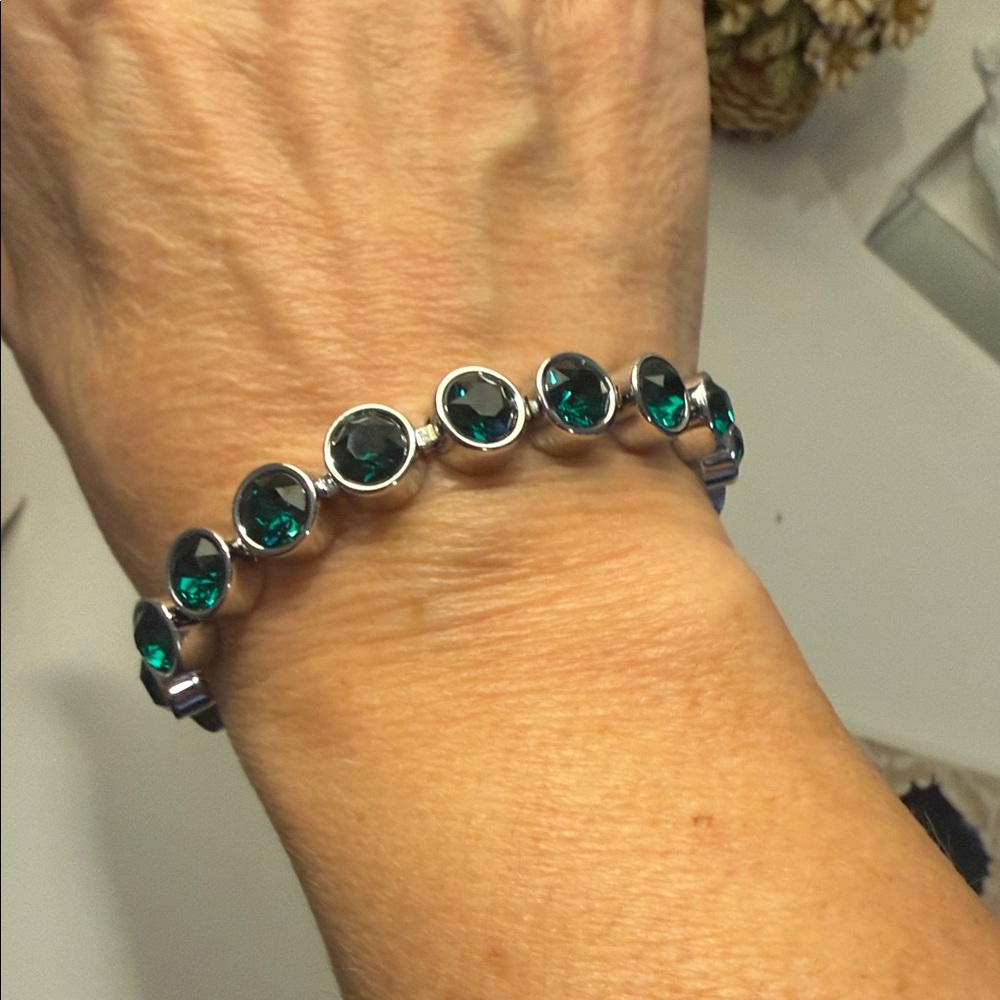 Touchstone Crystal Green Ice Bracelet 7.25 length.